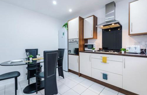 LUXURY 3 BEDROOM HOUSE Close to Manchester Center - Foto 27