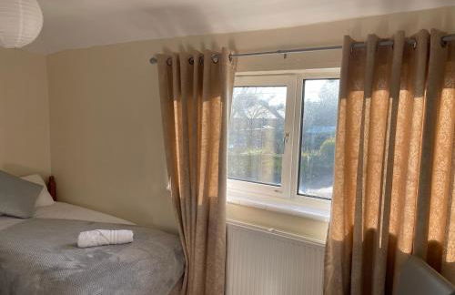 St Ives, King Bed Cosy home, parking, fast Wi Fi - Foto 5