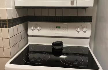 Garden Retreat • Deck Dining + Fire Pit - Foto 32