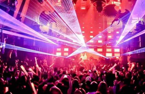 Escape GameRoom, BAR, BBQ, Spacious,KING Bed, All Luxury mattresses, Near Beach, 6 blocks away from Bars, Nite Clubs, Res, Shops - Photo 54