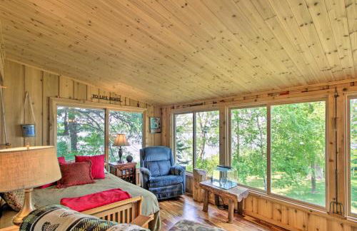 Year-Round Waterfront Getaway Lake Access and Dock! - Foto 13