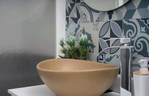 Stylish and Spacious Studio -4 minutes walk to Beach - Photo 24