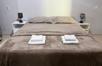 Minha mini casa aconchegante de 2 quartos e 2 camas de casal com Ar condicionado nos dois quartos - Foto 3