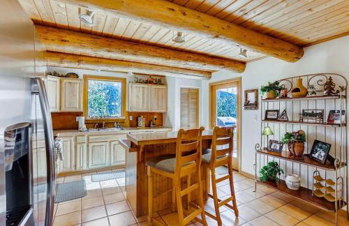 Lovely House Tucked in the Pines with Private Hot Tub - Pura Vida - Foto 22