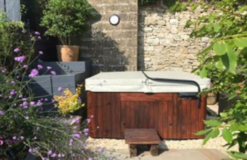 A Cotswold Cabin with Great Views and a Hot Tub - Foto 11