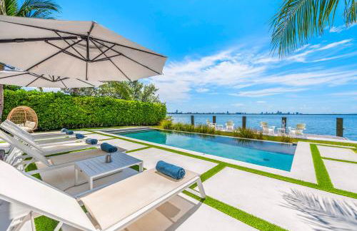 Best Bayfront View New construction w pool - Foto 15