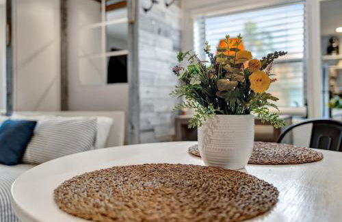 Quiet Corner Suite Heated Pool & 2 mins 2 beach - Foto 19