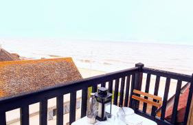 L'Echandon, Superbe F2 vue mer accès plage immédiat - Photo 1