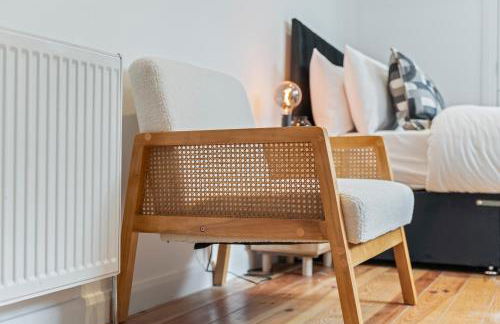 Charming 2-Bed Flat with Garden in London - Foto 18