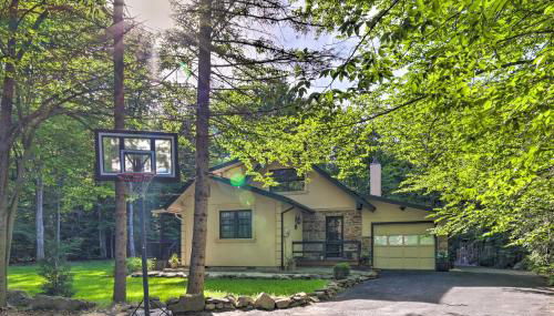 Poconos Cottage with Sauna about 10 Mi to Camelback! - Foto 3