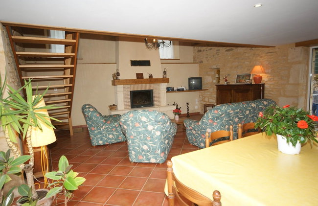 Spacious Holiday Home in Besse With Swimming Pool - Foto 23