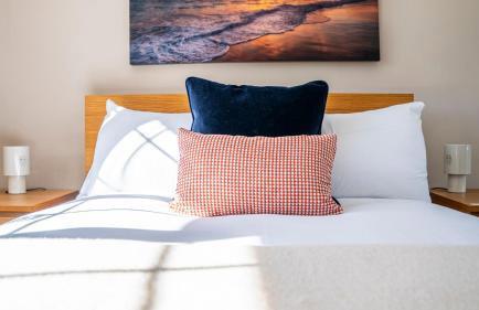 The Canal House 2BR Central Garden Parking - Photo 1