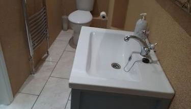 Superb City Centre apt with parking - Photo 4