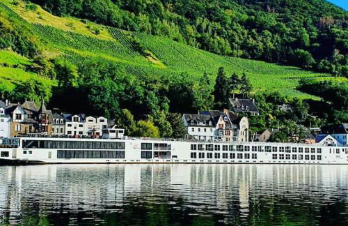 Elegant Apartment with Direct River View, Balcony and Parking in Bernkastel-Kues - Photo 60