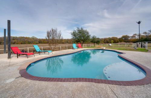 13 Mi to Dtwn McKinney! Family Getaway with Pool - Photo 2