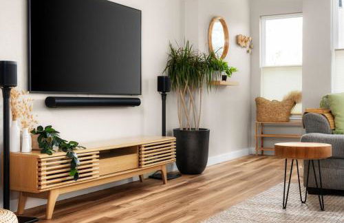 Sunflower House - Luxe Retreat with Sauna & Hot Tub - Foto 12