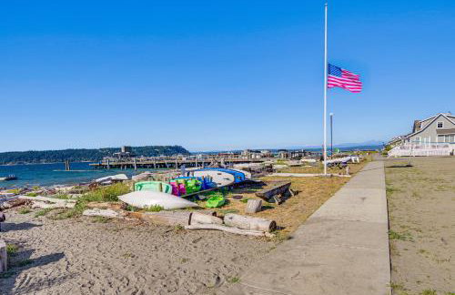 Sun-Soaked Sandy Point Haven with Beach Access! - Foto 32