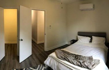 LakewoodLyon Park Renovated Cottage Near Duke 23A - Photo 9