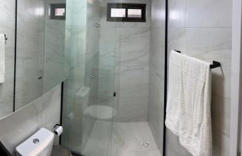 Lindo Flat a 200 metros do mar! - Foto 9