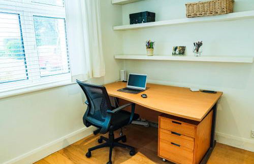 Large open plan villa with garden near the Thames - Photo 13