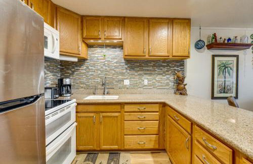 Pristine Lihue Condo with Balcony Walk to Beach! - Photo 9