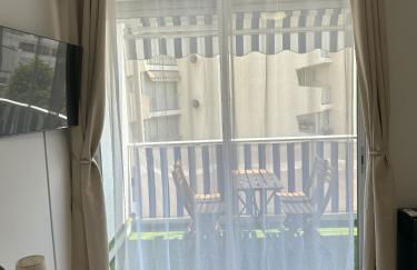 Riviera Retreat - Steps to Beach & Shops, Balcony & AC - Foto 11