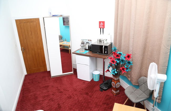 Birmingham Central Station Apartment - Photo 9