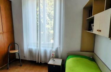 GABRY'S HOME Three-Bedroom Big Apartment near city center & train station to Pisa and Florence & ferries to Sardegna Corsica - Foto 19