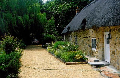 Afton Thatch: Beautiful Thatched Family Cottage - Photo 9