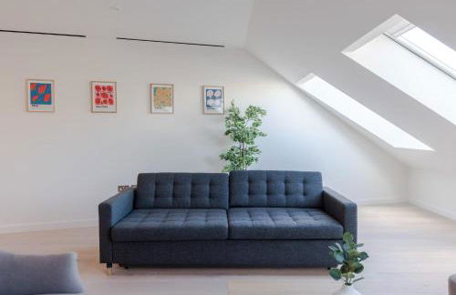 Hollen at Six - Soho - by Frankie - Photo 8