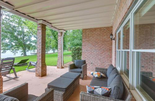 Beautiful Lake Sinclair Retreat with Dock and Deck! - Foto 37