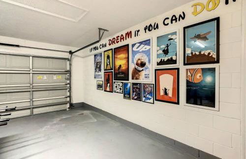 H504E Single Level POOL Home Themed Room by Disney - Foto 37