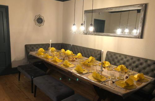 Snowdon House, 8 bedrooms, sleep 16, close to Blackrock Sand - Photo 15