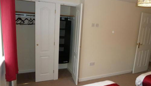 Hendre Wen luxury cottage in Betws y Coed - Foto 5, wardrobe