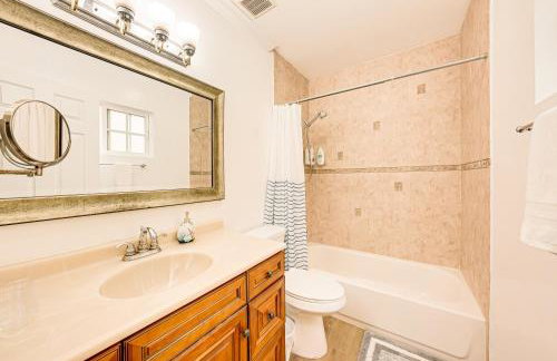 Entire 4BR 4BA House in West Covina Modern Private Comfortable - Foto 13