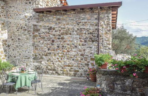 Awesome Home In Frazione Antognano - Foto 11