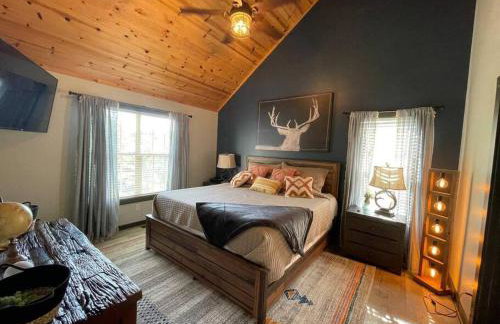 Gorgeous cabin 3bdrm/3bth, hot tub, fireplace, kid/pet friendly - Foto 57