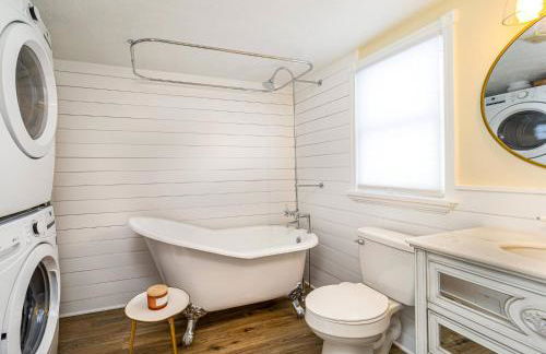 Stylish 2BR n Old Town Greenwood - Foto 1