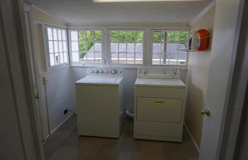 Renovated 1928 bungalow on a former asylum campus - Foto 7