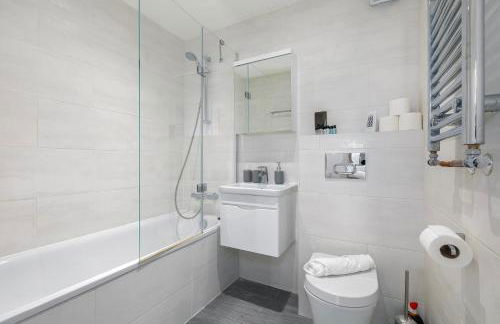 Modern Hoxton 2 Bed, 2 Bath Apartment with Balcony Sleeps 6 - Foto 24