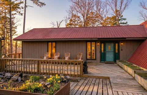 White River Escape with BBQ & Private Backyard - Foto 6