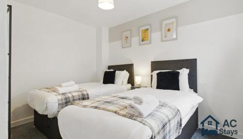 West House 4-bed Perfect for Contractors, Groups and Families - Foto 2, wardrobe