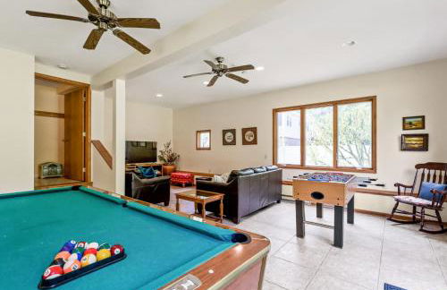 Impressive Dual Woods and Lake Homes That Sleep 32 - Foto 5