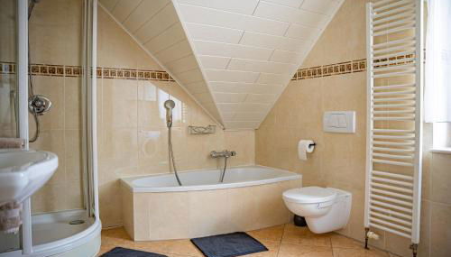 Große Ferienoase mit Burgbergblick (ideal für Familien) - Foto 5, Shower