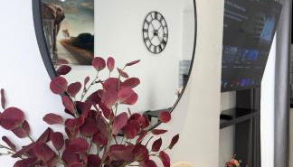 'The Elegant Comfort' - A Stunning Luxury 2-Bed Flat with Private Garden & Patio - Free Parking - Foto 2