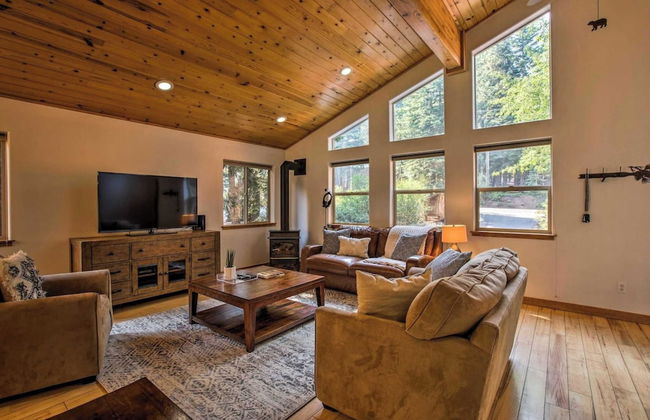 Moosetrack by Avantstay Cozy Cabin In The Of Tahoe Donner w/ Hot Tub - Foto 4