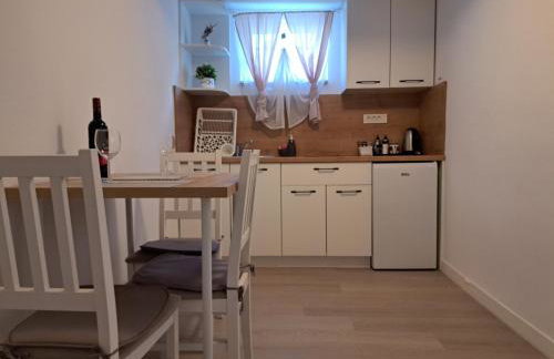 Apartments Orlić - Self check-in with code, WI-FI, Netflix, smart TV, garden, terrace - Photo 12