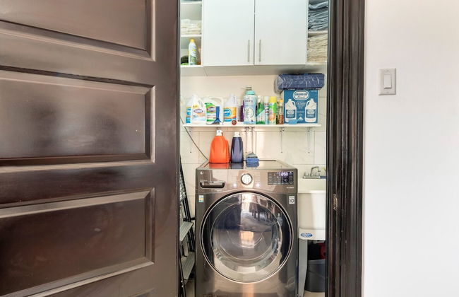 Luxury Living Modern & Contemporary Home With Brand New Pool in Manor Park - Foto 25