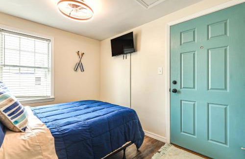 Resort Dock and Boat Ramp Home with Wolf Bay Access - Foto 14