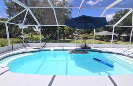 Villa Varona Resort, Heated Pool, Ping-Pong, Pool Table, Fire Pit and Pergola - Foto 2